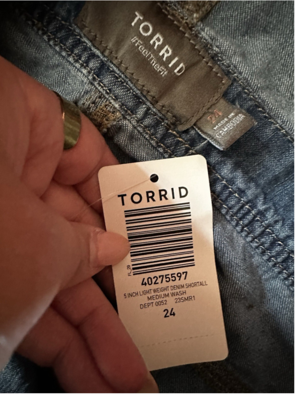 Torrid 5 Inch Lightweight Denim Shortall Overalls Plus Size 24 NWT Summer - Picture 7 of 8